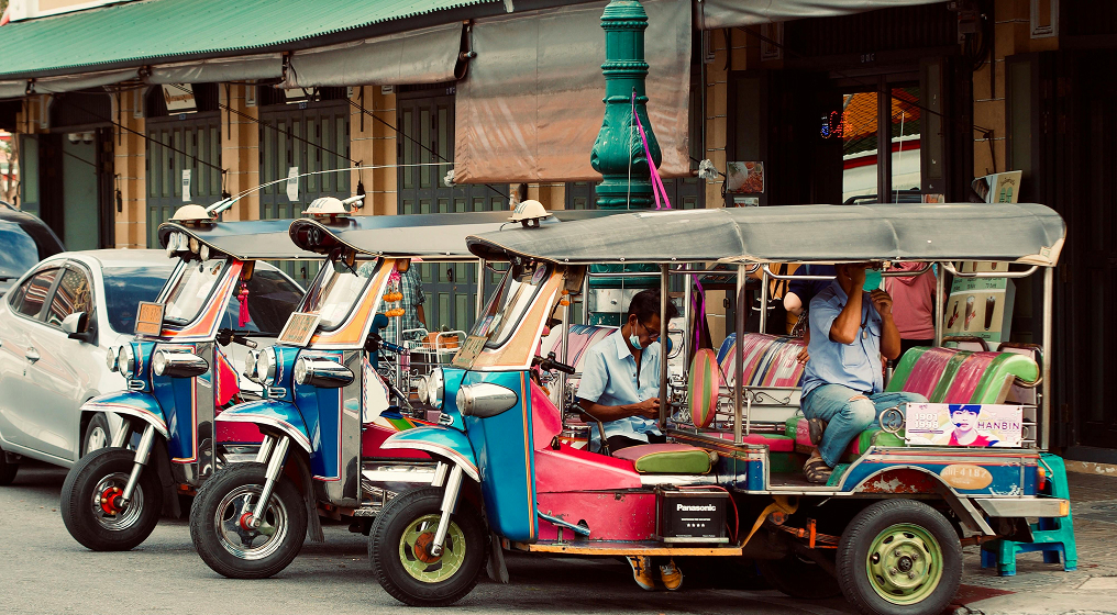 ทัวร์อาหารตุ๊กตุ๊กยามค่ำคืน